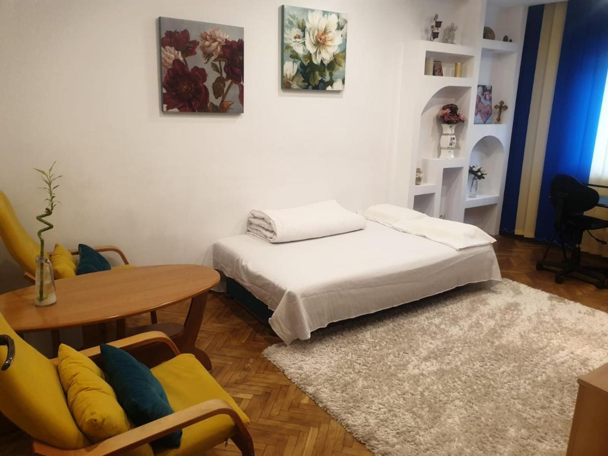 3 Camere Central Яш Екстериор снимка